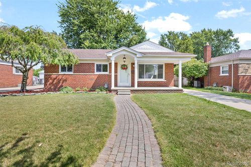2683 Longmeadow Dr, Trenton, MI, 48183-2218 | Card Image