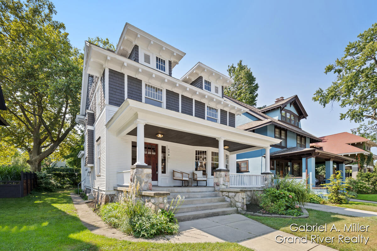 Pleasant St, Grand Rapids, MI 49503