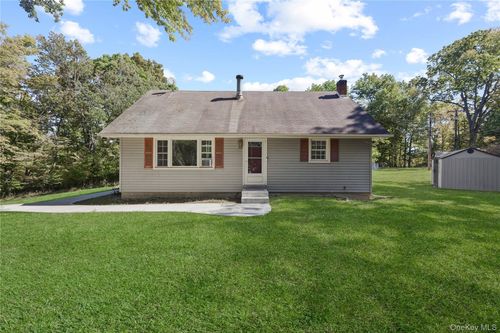 912 Wallkill Ave, Wallkill, NY, 12589-3134 | Card Image