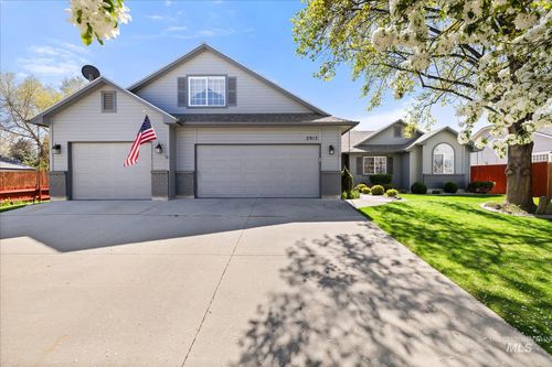 2915 E Green Canyon Dr, Meridian, ID, 83642 | Card Image