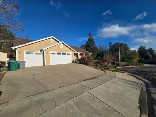 1163 Sunriver Ln, Redding, CA, 96001-0189 | Card Image