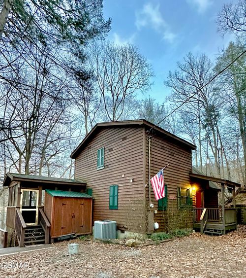 2120 Jeans Way, Sevierville, TN, 37876-7393 | Card Image