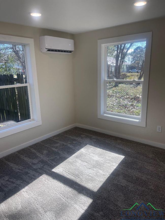 338 E Peters St, House other with 3 bedrooms, 2 bathrooms and null parking in De Kalb TX | Image 24