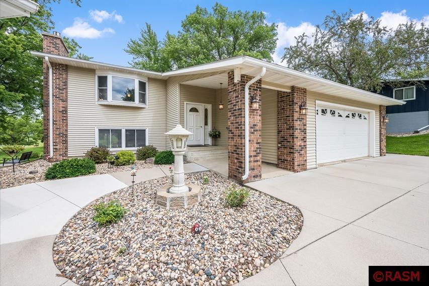 Smith Dr, Blue Earth, MN 56013
