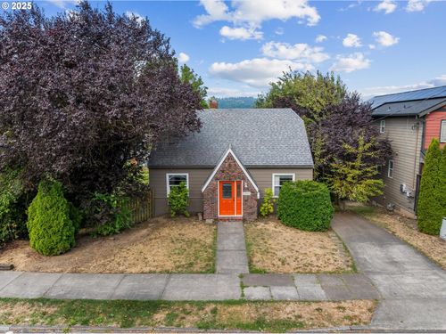 4737 Se 28th Ave, Portland, OR, 97202-3617 | Card Image