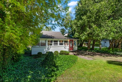 241 Lake St, Southampton, ON, N0H2L0 | Card Image