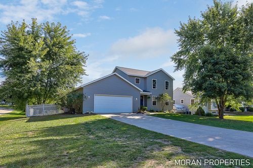8938 Cottonwood Dr, Jenison, MI, 49428-9510 | Card Image