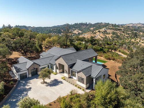 3979 Clearbrook Court, Santa Rosa, CA, 95403 | Card Image