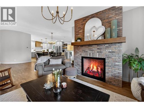 2829 Marine Dr, Blind Bay, BC, V0E1H1 | Card Image