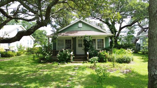 107 Lennoxville Point Rd, Beaufort, NC, 28516-7810 | Card Image
