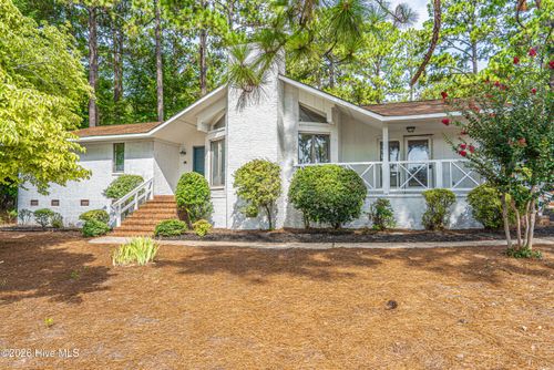 2 Sassafras Ln, Pinehurst, NC, 28374-9448 | Card Image