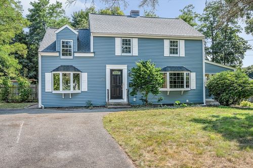 30 Wakefield St, Reading, MA, 01867-1851 | Card Image
