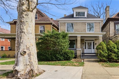 4037 Windsor St, Pittsburgh, PA, 15217-2652 | Card Image