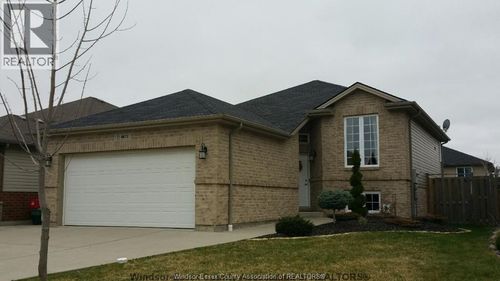 4671 Unicorn Ave, Windsor, ON, N9G3E3 | Card Image