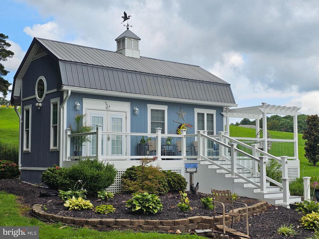 Residential in CLEMENTS 4