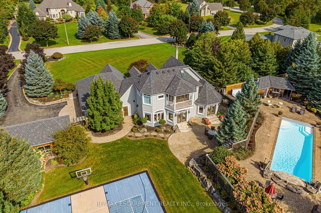70 Oak Ave, House other with 6 bedrooms, 4 bathrooms and 7 parking in Dundas ON | Image 38