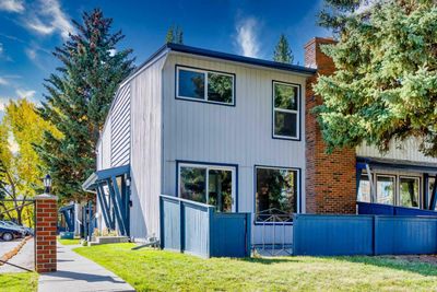 1 - 5315 53 Ave Nw, Home with 2 bedrooms, 1 bathrooms and 1 parking in Calgary AB | Image 2