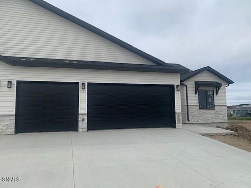 5303 Normandy St, Bismarck, ND, 58503-5705 | Card Image