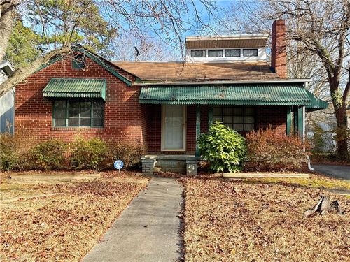 1506 Carolina St, High Point, NC, 27265-3311 | Card Image