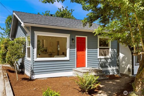 2614 E Olive St, Seattle, WA, 98122-3144 | Card Image