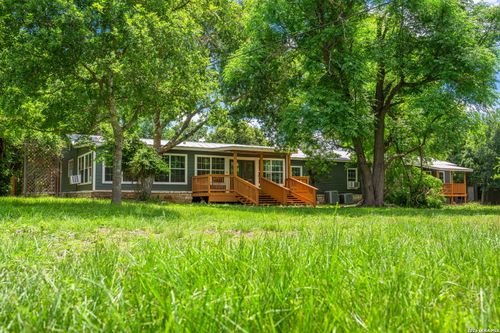 242 Lillian Dr, Kerrville, TX, 78028-8713 | Card Image