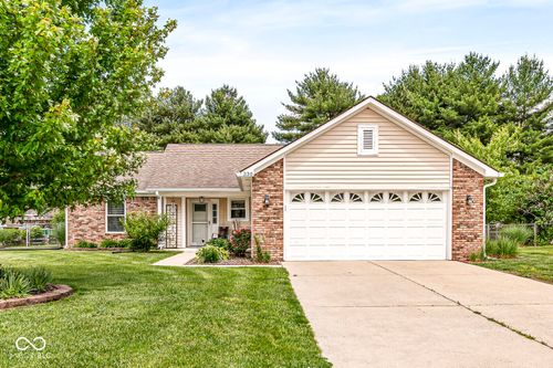 330 Southway Ct, Bargersville, IN, 46106-8459 | Card Image