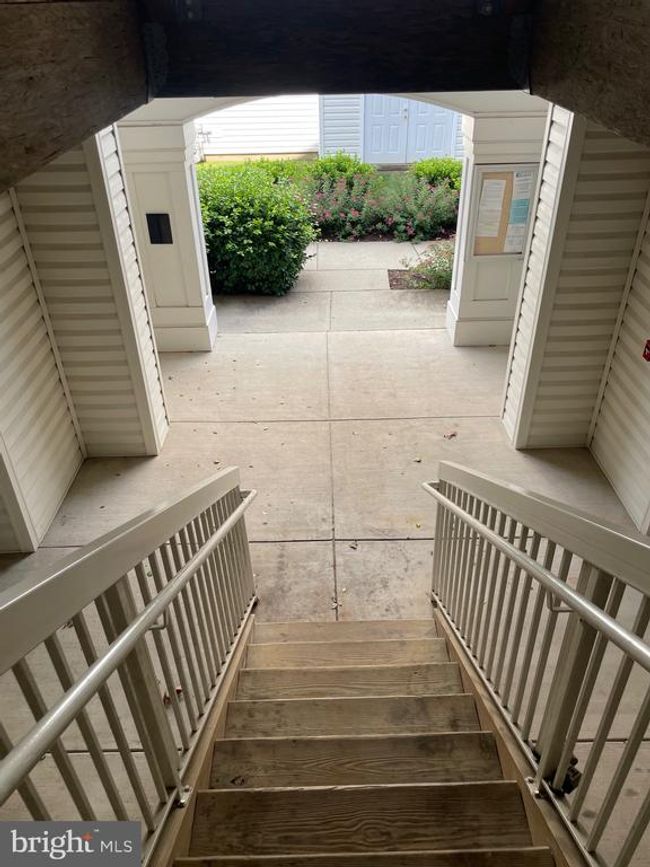 UNIT-202 - 42480 Rockrose Sq, Condo with 3 bedrooms, 2 bathrooms and null parking in BRAMBLETON VA | Image 8