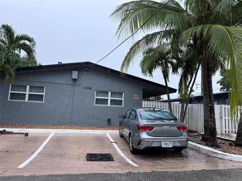 1204 Ne 5th Ter, Fort Lauderdale, FL, 33304-4927 | Card Image