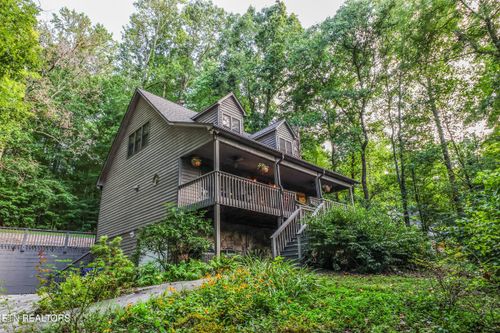 1138 W Outer Dr, Oak Ridge, TN, 37830-8611 | Card Image