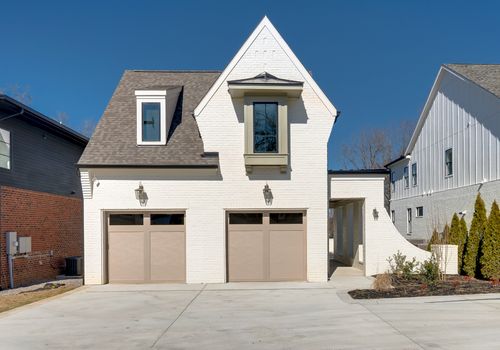 a-1924 Castleman Dr, Nashville, TN, 37215-3902 | Card Image