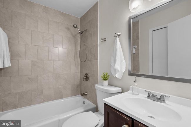 5476 Midship Ct, Townhouse with 4 bedrooms, 3 bathrooms and null parking in BURKE VA | Image 16