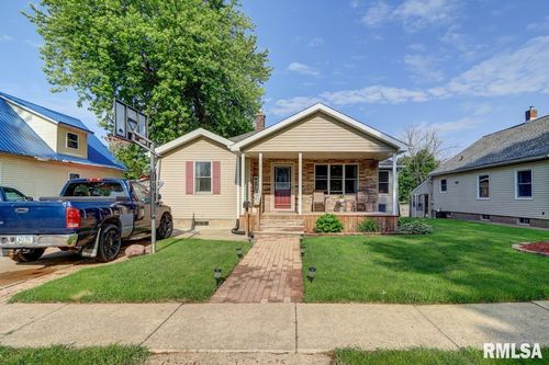 2410 Barker St, Clinton, IA, 52732-6954 | Card Image