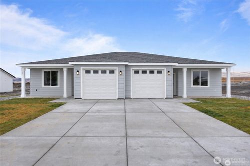 306 Poplar Street, Royal City, WA, 99357 | Card Image