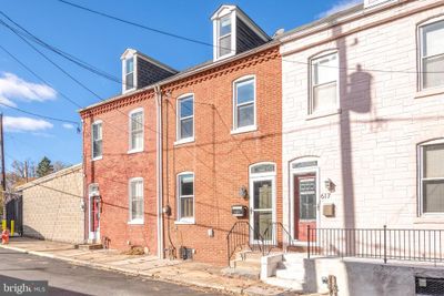 619 W Marion Street, Townhouse with 3 bedrooms, 1 bathrooms and null parking in LANCASTER PA | Image 3