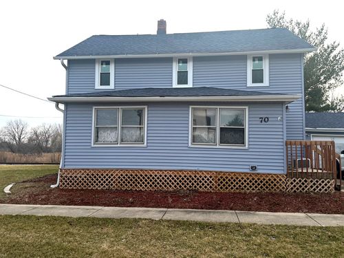 70 Railroad St, Gilberts, IL, 60136-9668 | Card Image