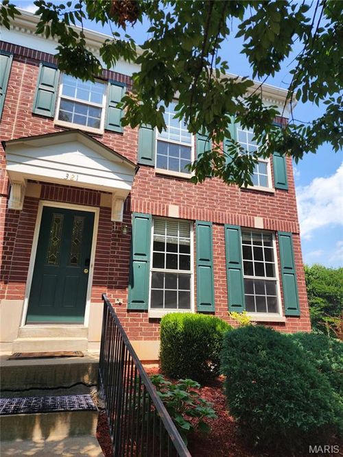 321 Heritage Commons Cir, O Fallon, MO, 63368-4141 | Card Image