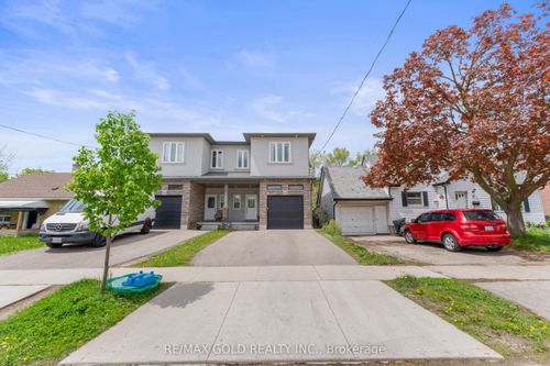 42 Fifth Ave, Kitchener, ON, N2C1P4 | Card Image