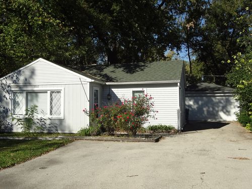 1022 Saylor St, Downers Grove, IL, 60516-2801 | Card Image