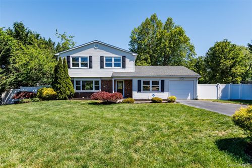 29 Segatogue Ln, S Setauket, NY, 11720-1232 | Card Image