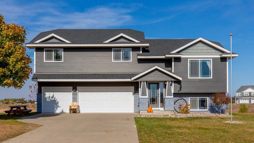 7650 Church St, Clear Lake, MN, 55319-4571 | Card Image