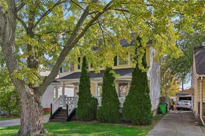 View of front of property with a front lawn | Image 3