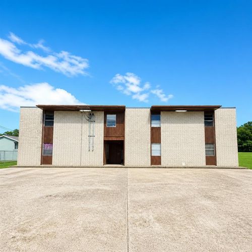 16-106 E 3rd St, Belle Chasse, LA, 70037-2822 | Card Image