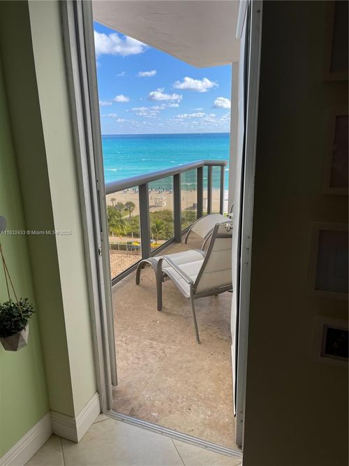 apt-823-6039 Collins Ave, Miami Beach, FL, 33140-2251 | Card Image