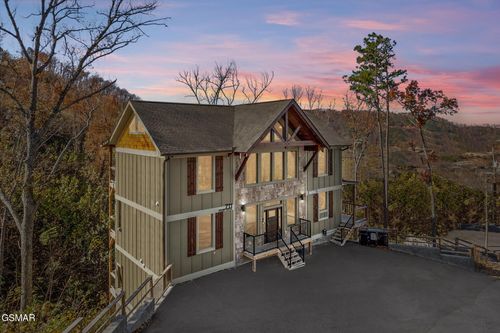 711 Short Ridge Ct, Gatlinburg, TN, 37738 | Card Image