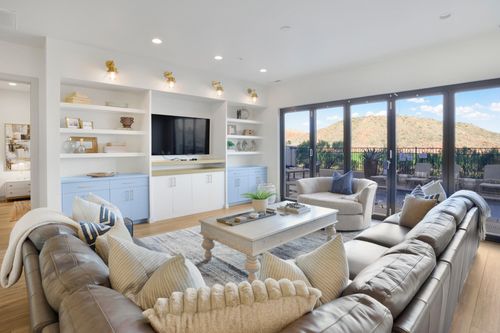 2264 N Double Eagle Ln, Washington, UT, 84780-3696 | Card Image