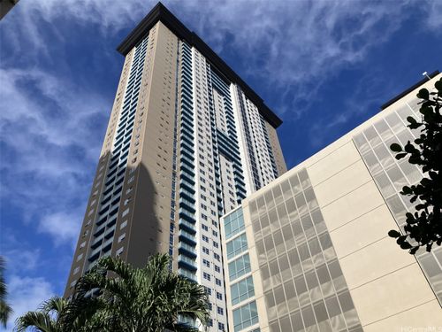 405-801 South St, Honolulu, HI, 96813-5915 | Card Image