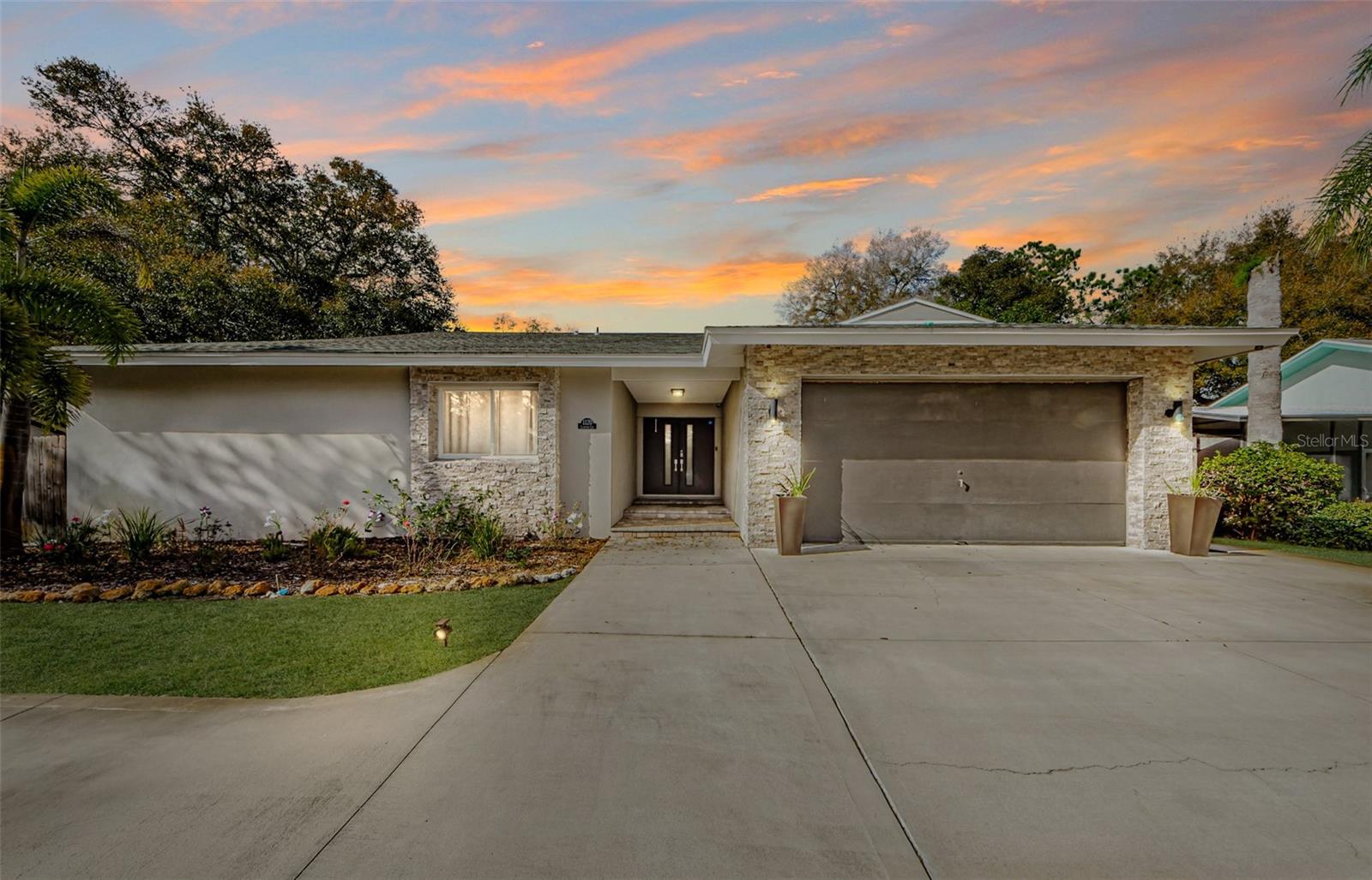 Lancer Ln, Tarpon Springs, FL 34689