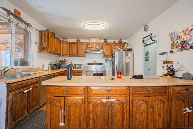 10 Twitchgrass Rd, House other with 3 bedrooms, 3 bathrooms and null parking in Trumbull CT | Image 11