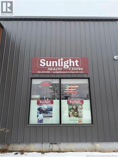 837 Prospect St, Fredericton, NB, E3B5Y4 | Card Image