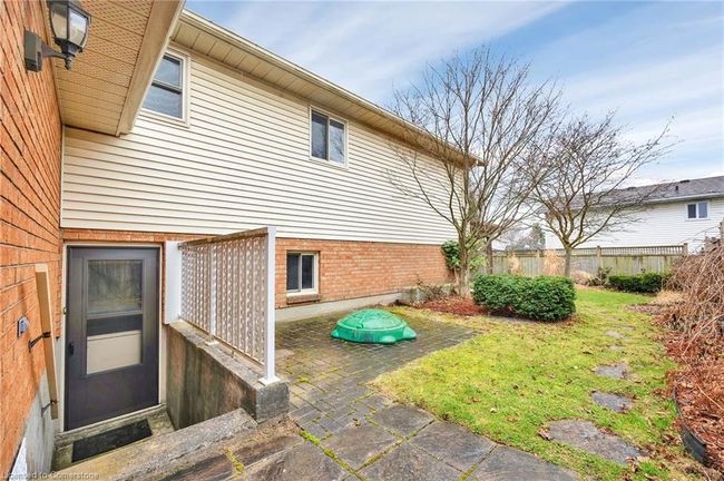 204 Nomad Crt, House other with 4 bedrooms, 2 bathrooms and 4 parking in Kitchener ON | Image 28
